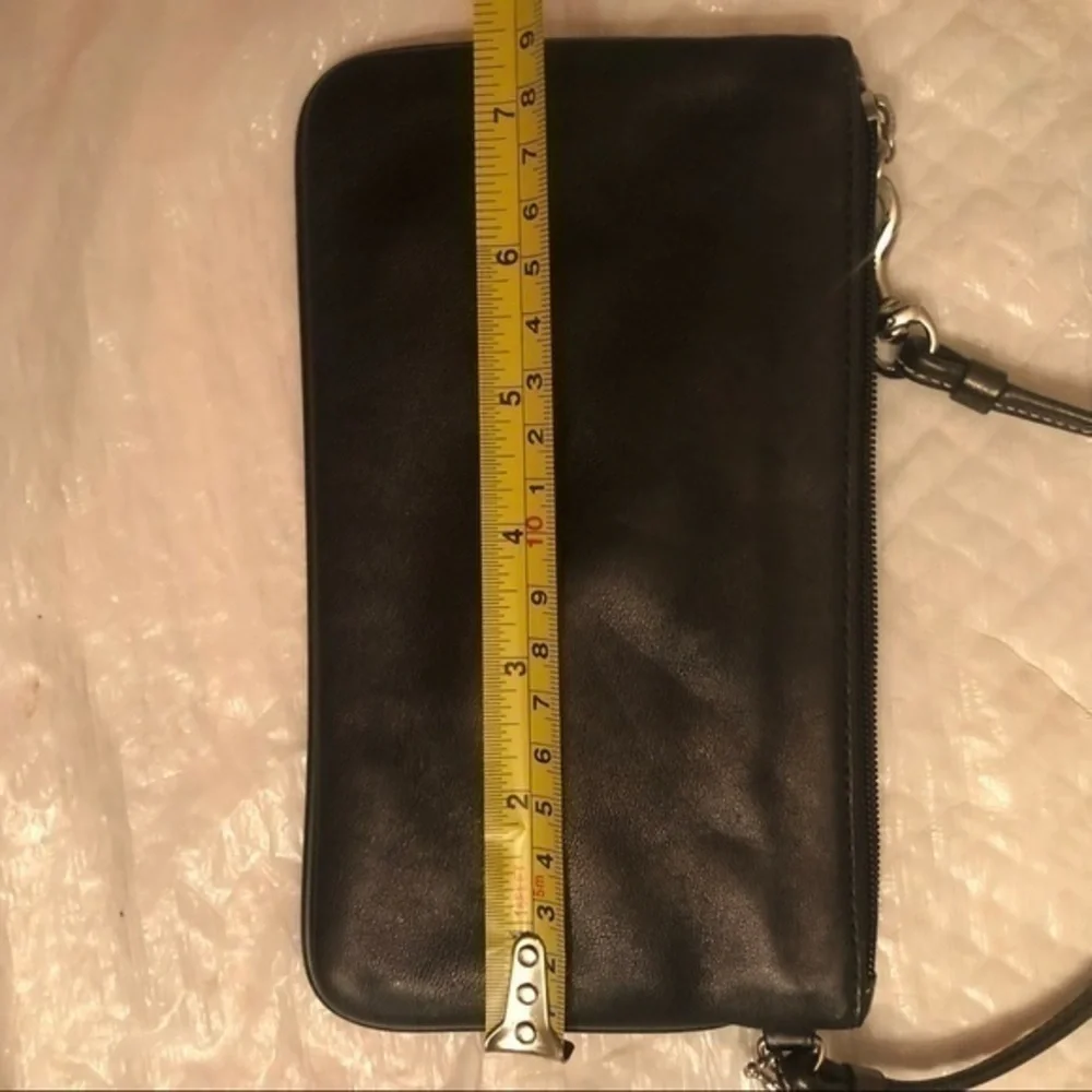 Coach vintage black leather turnlock wristlet clutch bag y2k